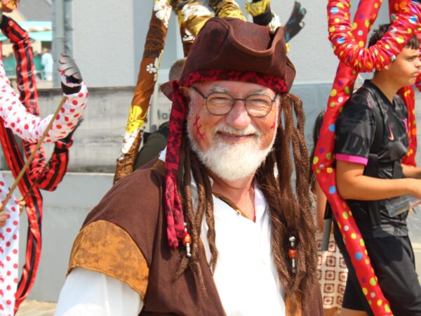 UN CARNAVAL PARTICIPATIF, JOYEUX ET CONVIVIAL QUI RESSEMBLE A AULT